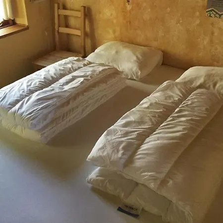 Sleeps 14 Wifi